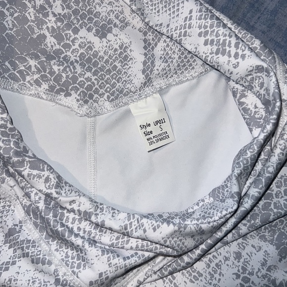 Snake Print Leggings - Picture 3 of 5